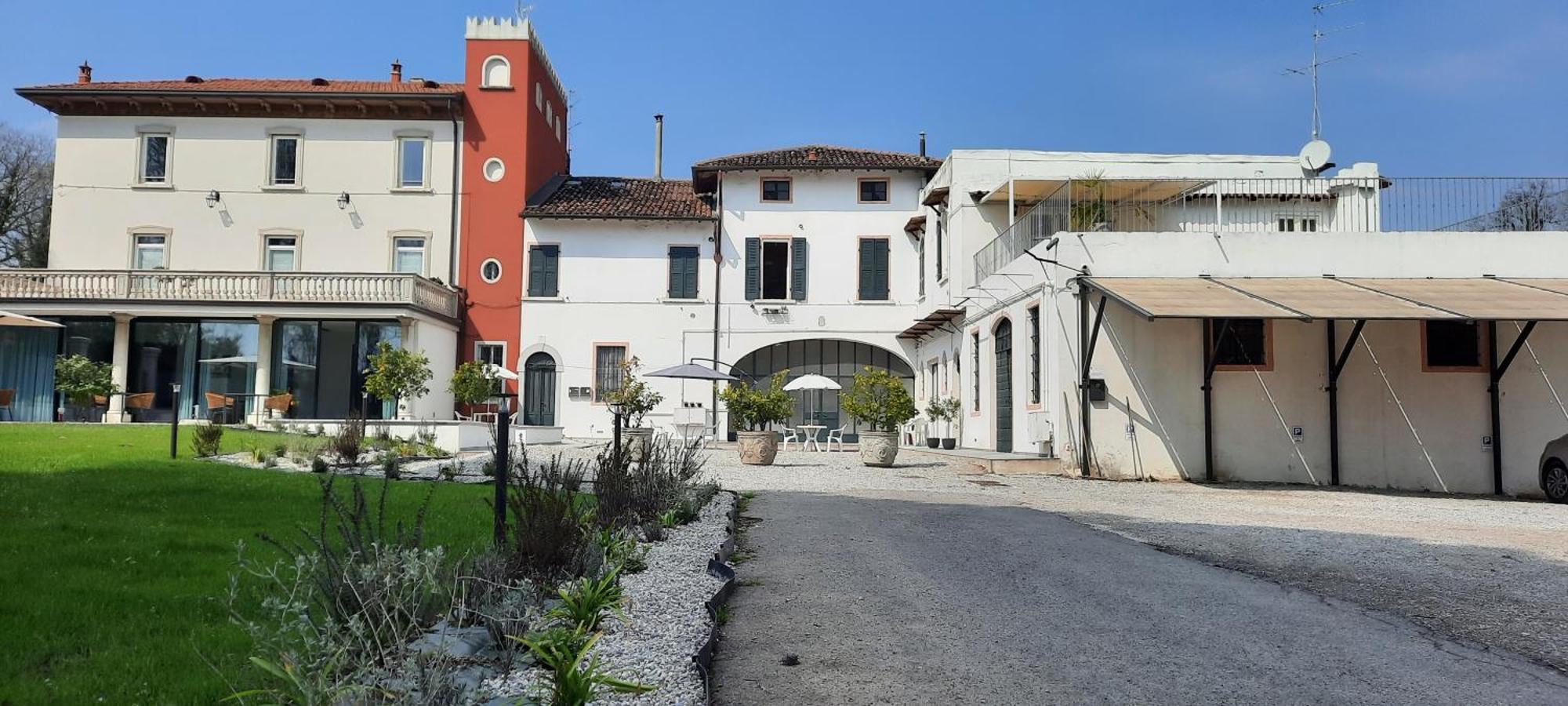 Country Esmera Desenzano del Garda Exteriör bild